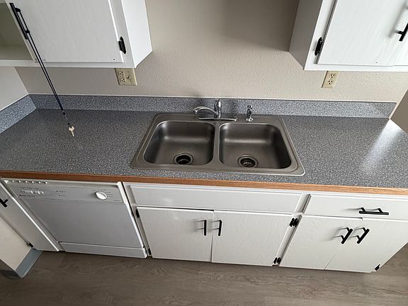 5th image of 515 Bradley St #1