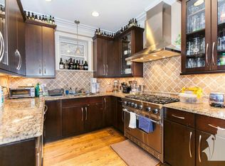 714 W Buckingham Pl #11990, Chicago, IL 60657