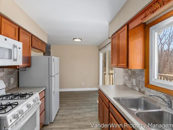 10945 Mountain Ash Ave NW, Grand Rapids, MI 49534