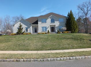 8 Topaz Dr, Jackson, NJ 08527