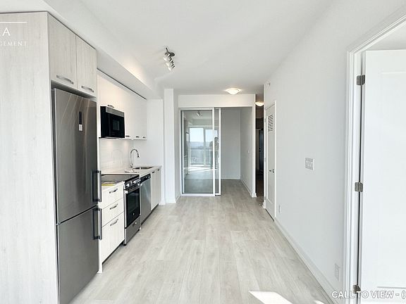 3rd image of 75 James St S #2815