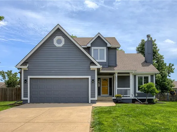 18405 Oak St, Gardner, KS 66030