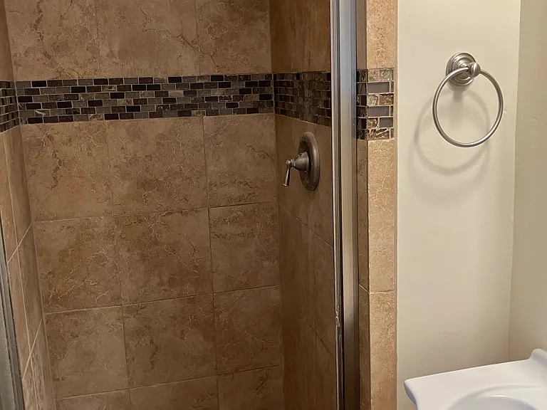 723 Adams St NE — Photo 28