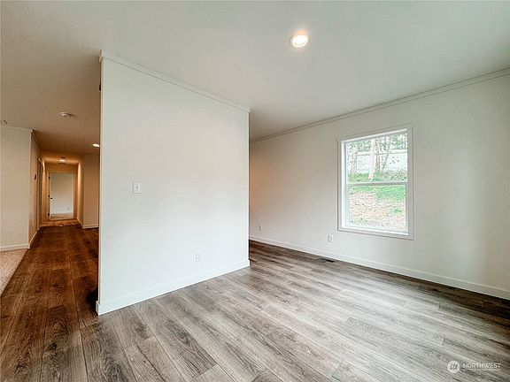 5th image of 8215 Cedarwood Street SE