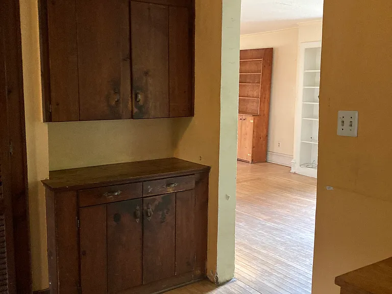 Kitchen to living room