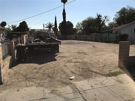 2nd image of 1007 Magnolia Ave