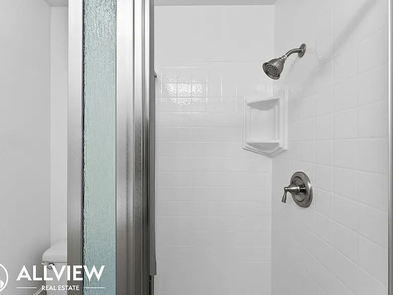 16661 Bartlett Ln — Photo 12