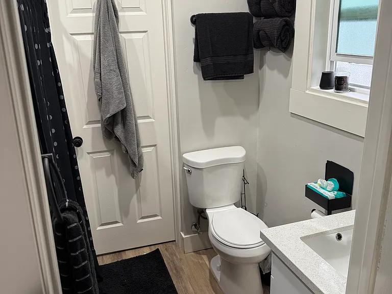 4039 Van Dyke Ave — Photo 14
