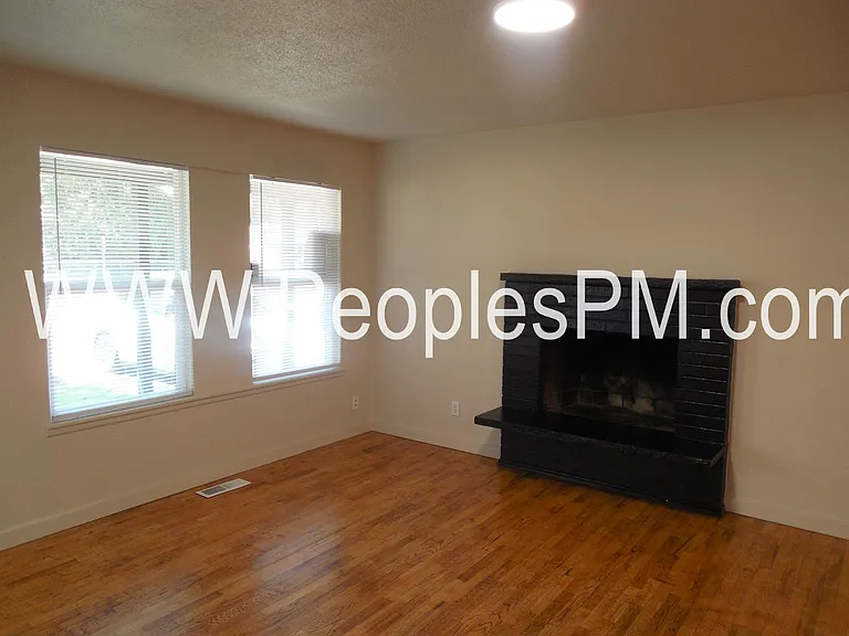 1505 29th St SE — Photo 7