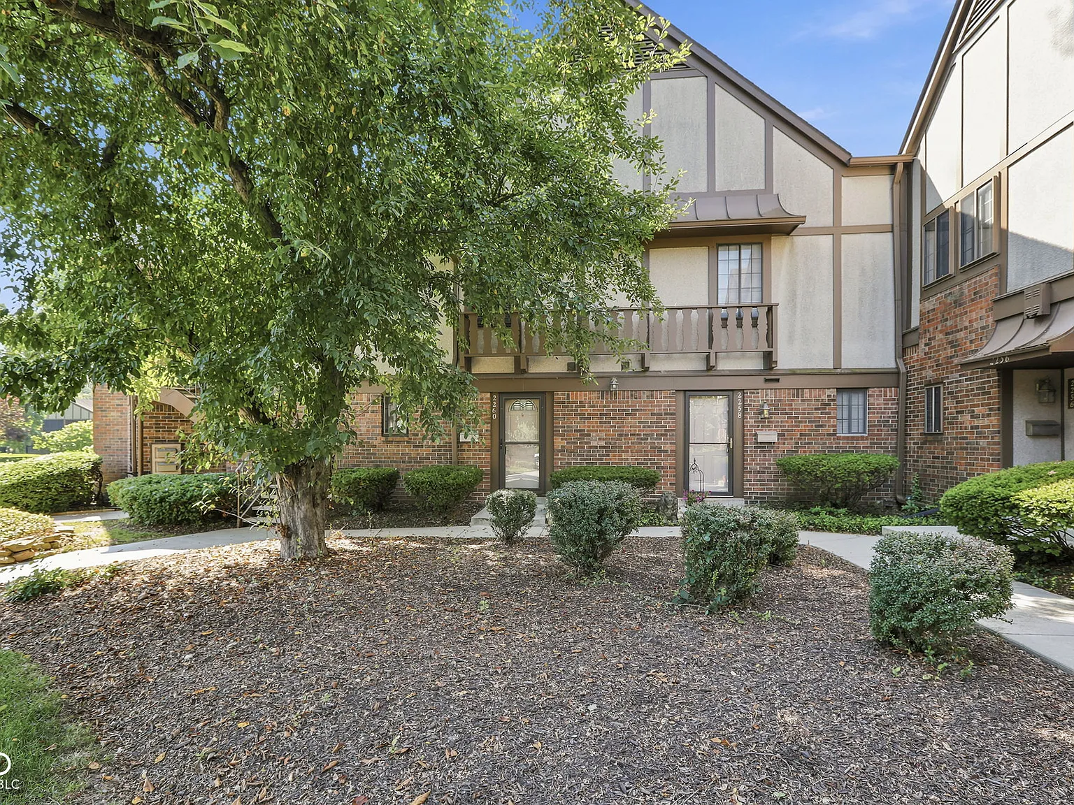 2 bed, 2.0 bath, 1128 sqft, $1,900 — Photo 3