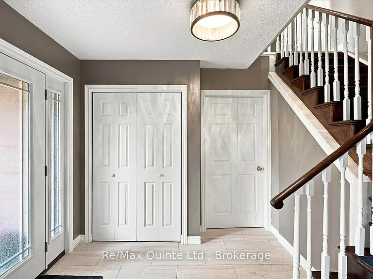 12 Brimley Ct — Photo 2