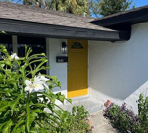 2nd image of 1549 Avocado Ave #1549