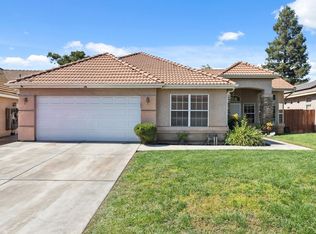 6053 N Alexis Dr, Fresno, CA 93722