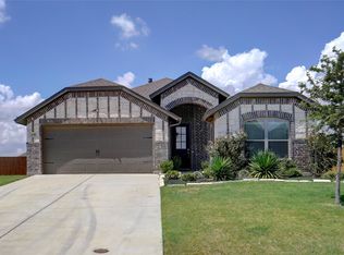 130 Creekside Dr, Sanger, TX 76266