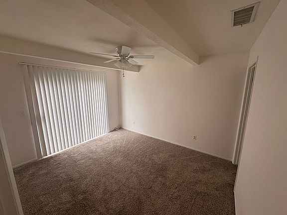 4th image of 10 Northwood Dr