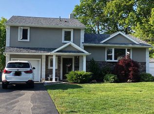 5 Normandy Dr, Wayne, NJ 07470