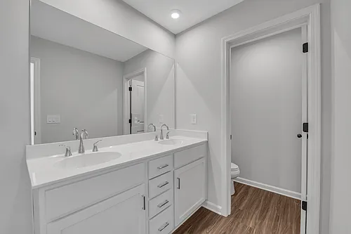 801 York Aly Photo 1