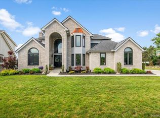 45433 Indian Creek Dr, Canton, MI 48187