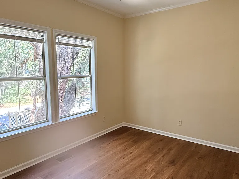 918 Egmont St #918 — Photo 5