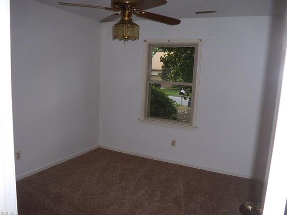 4th image of 1308 Lake James Dr