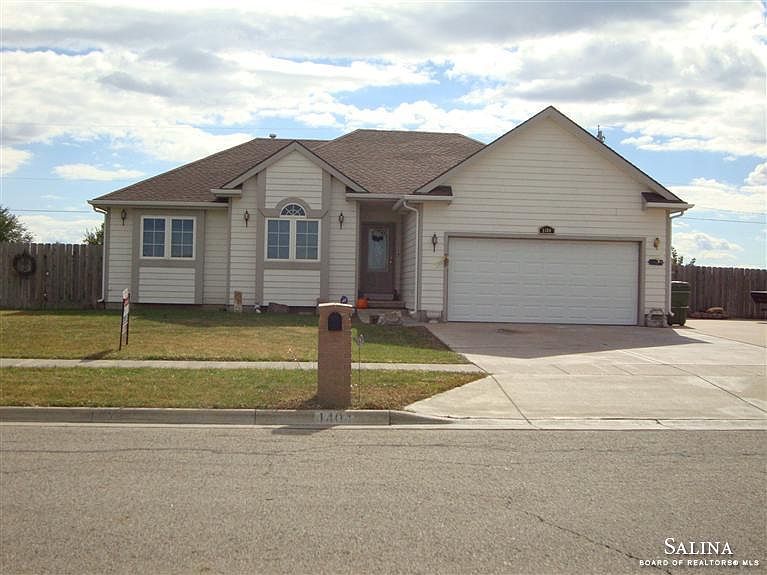 1st image of 1404 Lakeview Dr