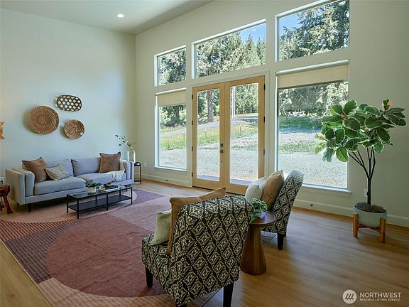5th image of 956 Paine Road