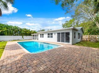 2394 Niki Jo Ln, Palm Beach Gardens, FL 33410