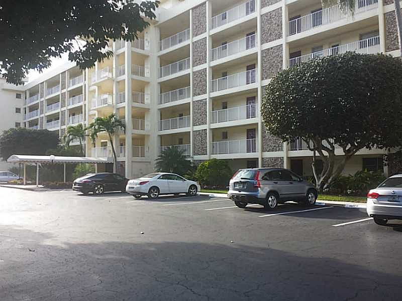 1st image of 2801 N Palm Aire Dr APT 204
