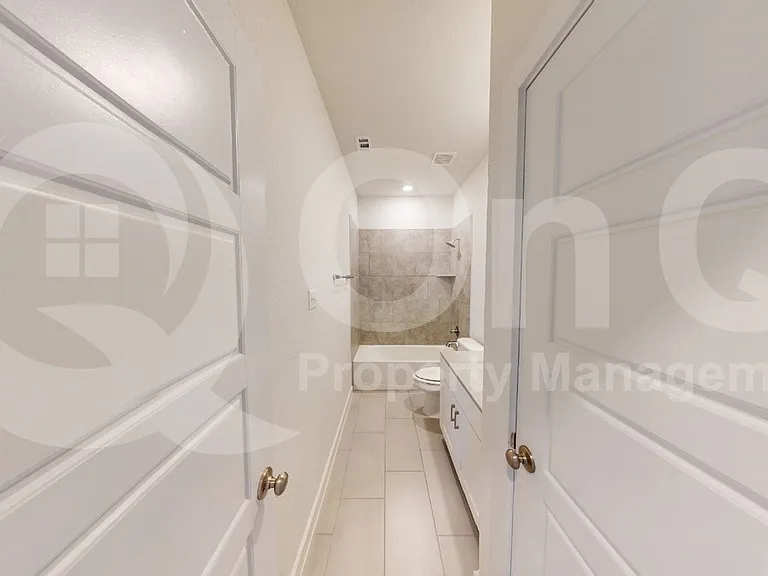 103 Hackberry Branch Dr — Photo 21