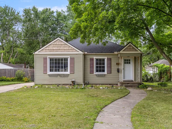 2699 Thomas Ave, Berkley, MI 48072