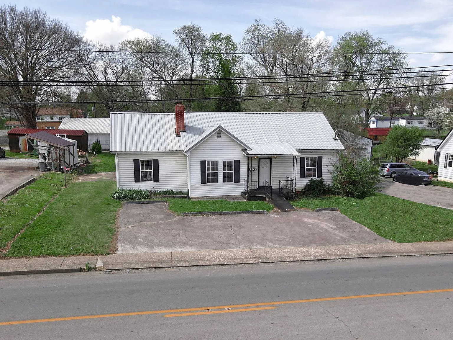 531 N Main St photo 1