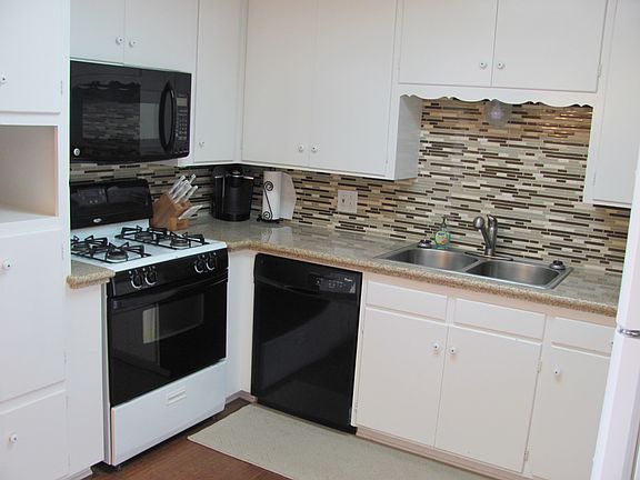 3rd image of 1008 Donlo Dr