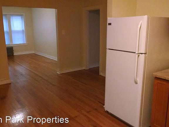 4th image of 4709 W Belmont Ave APT 2N