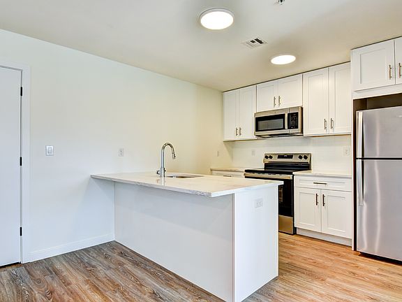 5th image of 13 Park Ave #7A