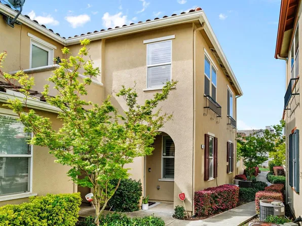 8430 Crystal Walk Cir, Elk Grove, CA 95758
