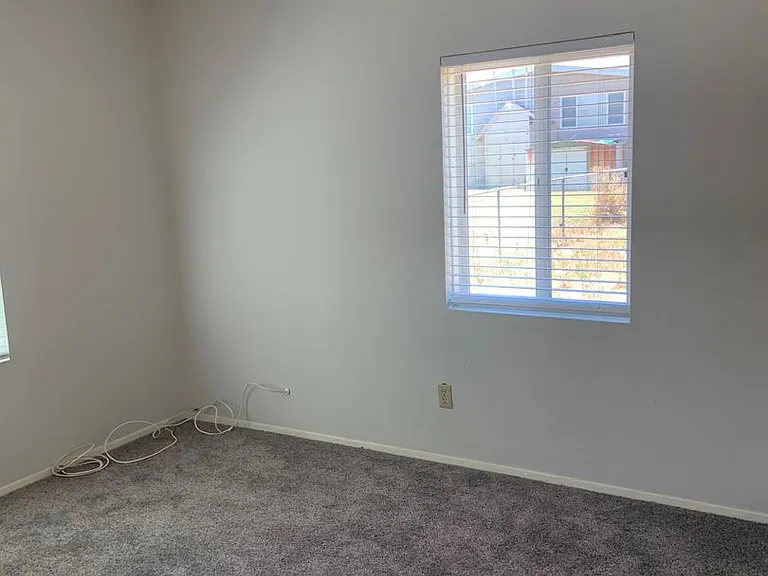 Marline Ave Duplex — Photo 7
