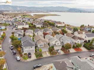 22 Lighthouse Ln, Richmond, CA 94804