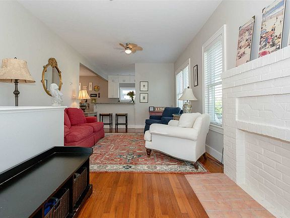 4th image of 109 Coolidge Ave