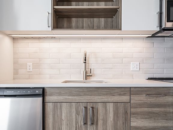 3rd image of 3001 W Leigh St #305