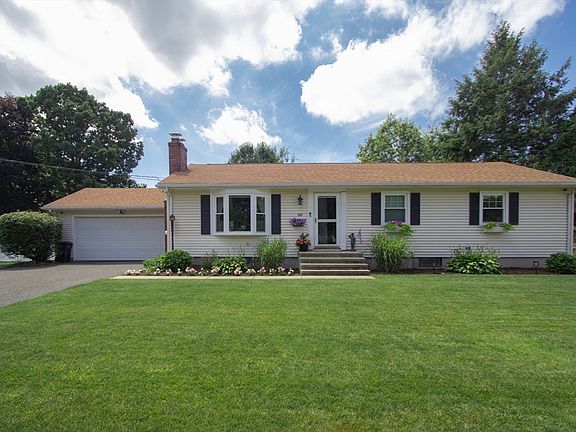 3rd image of 88 Meadowlark Dr