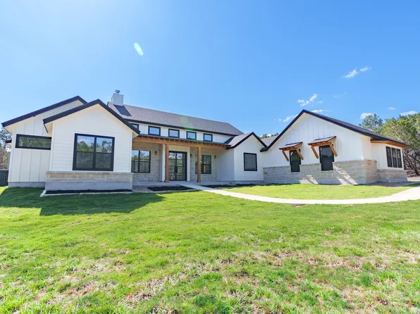 129 AERMOTOR LN, Boerne, TX 78006
