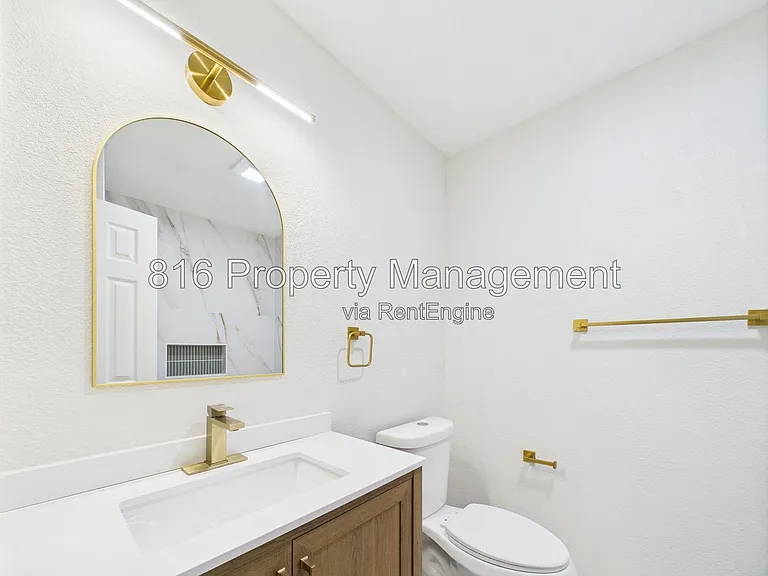 8404 E 47th Ter — Photo 13