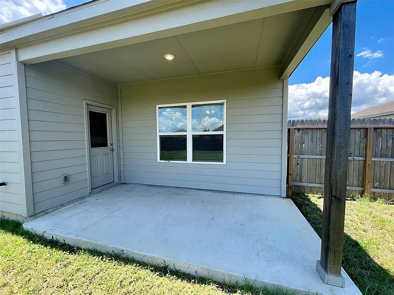 231 Valmet Dr — Photo 24
