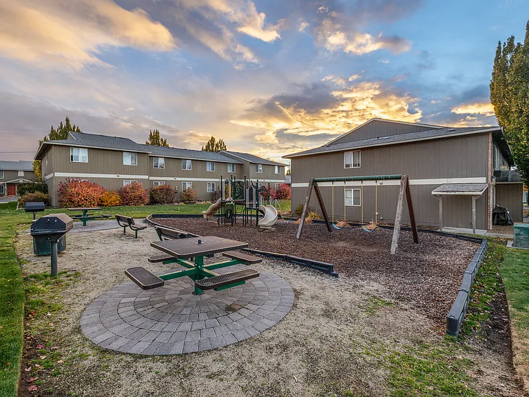 Cascade Ridge Apartments — Photo 5