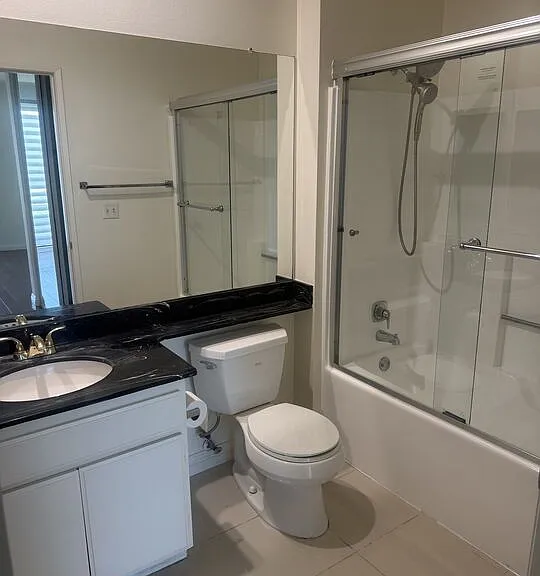 500 S Berendo St #210 — Photo 13