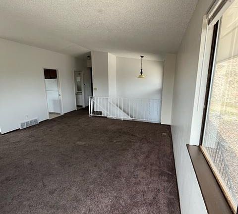 3rd image of 1416 W Cora Ct