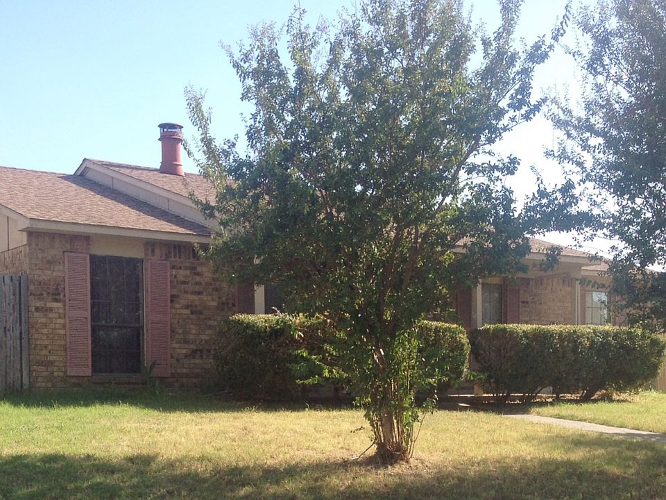 1st image of 648 Priscilla Ln