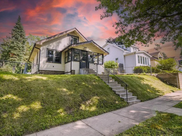 1092 Arundel St, Saint Paul, MN 55117