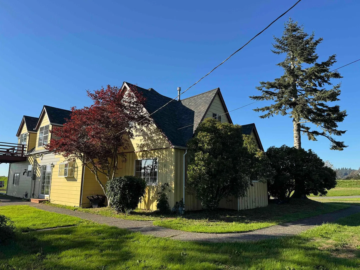 The Big Yellow Farmhouse on Youngs Bay-Available to Rent Soon! — Photo 2