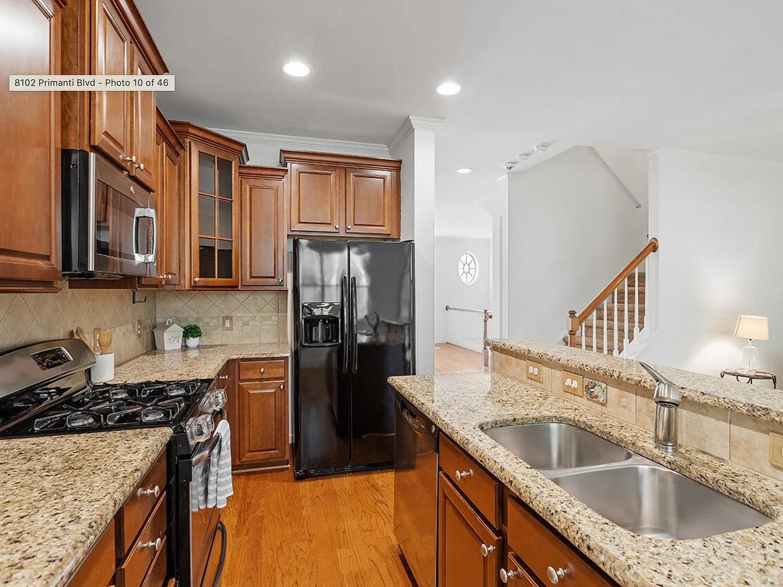 3 bed, 2292 sqft, $2,200 — Photo 3